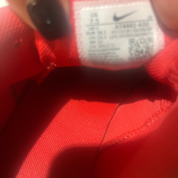 Womens Red Nike Victory running shoe in sz 7.5 - Picture 10 of 12